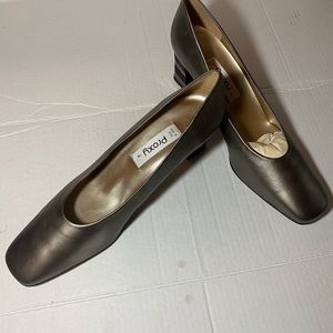 Proxy Grey Heels